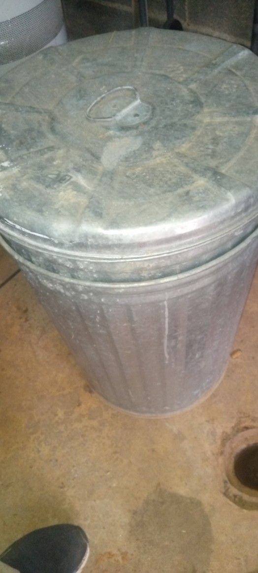 New Metal Trash Cans
