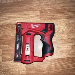 Milwaukee M12 Stapler 