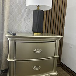 Nightstands (2) Including (2)lamps 