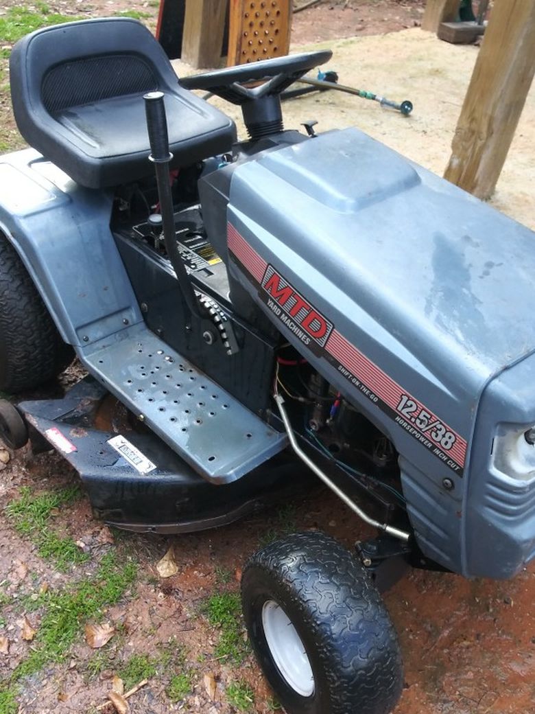 MTD Lawn Mower Tractor