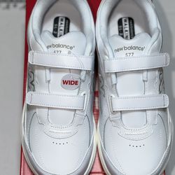 Size 8.5 Us Men’s  New Balance Hook & Loop 577 White/ Women’s Size 10 .