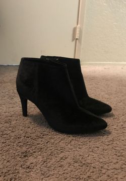 Women’s black Booties Size 8