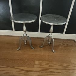 Set of 2 Metal End Tables 