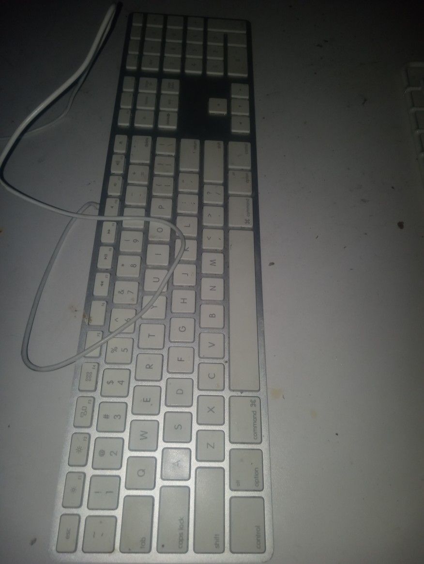 Apple Keyboard