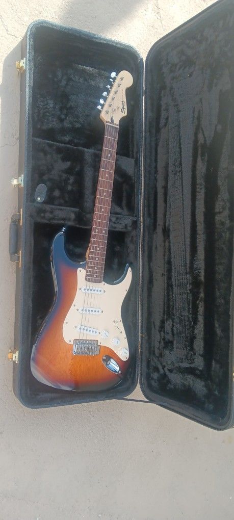 Squier Bullet Strat Fender