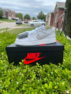 Jordan neutral grey 1’s size 4y