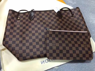 Louis Vuitton Neverfull bag w/wristlet