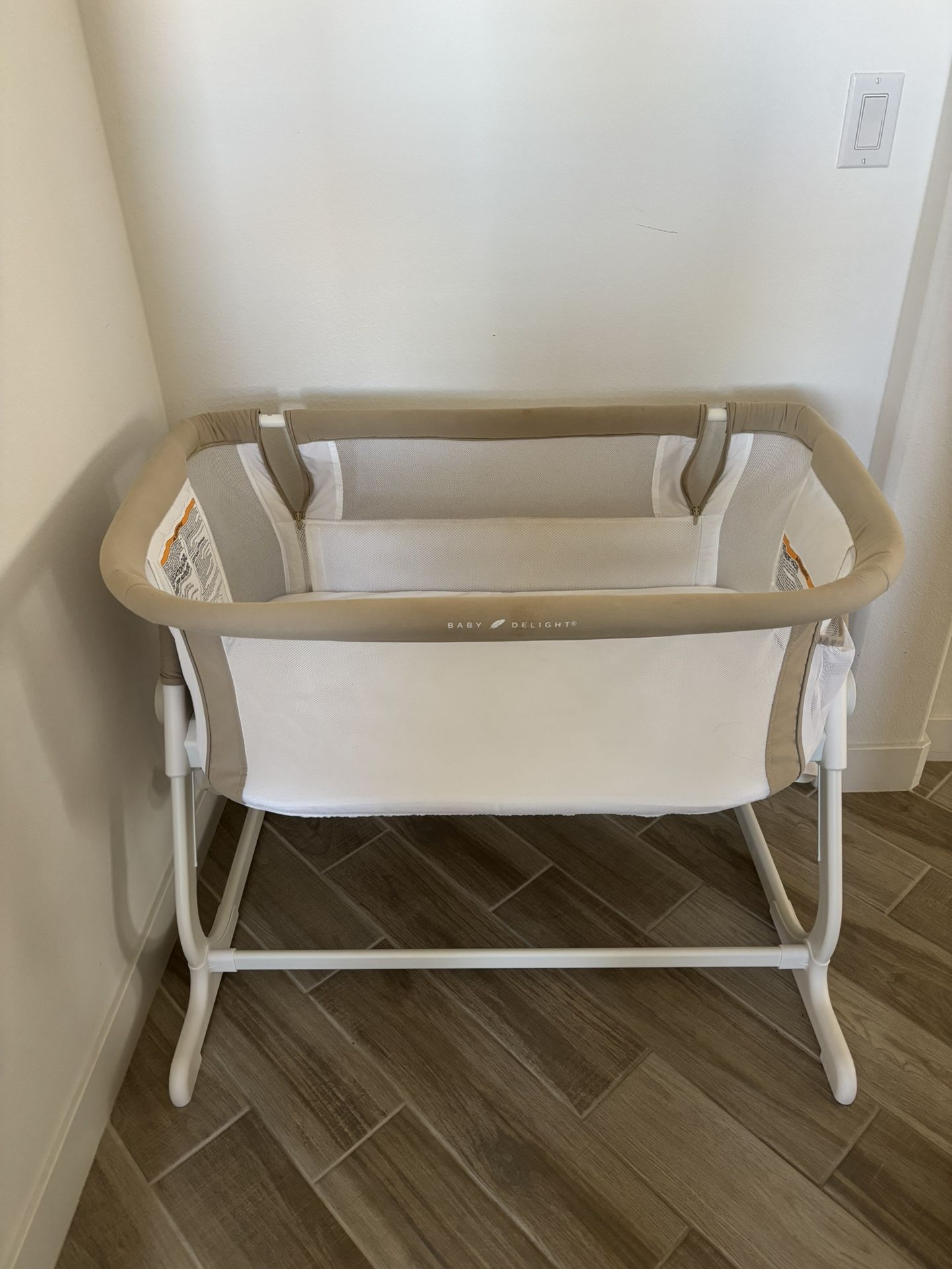 Baby Delight Beside Me Dreamer Organic Bassinet and Bedside Sleeper - Oat