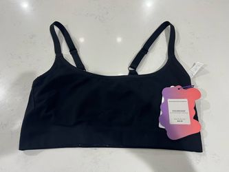 YITTY NWT sports bra