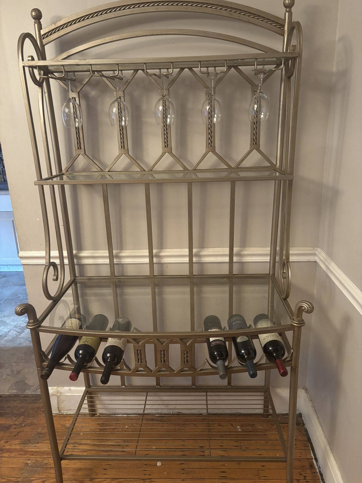 Bar Stand