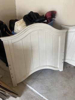 $1099 Gallery Furniture Real Wood Rustic Twin Girl Furniture Set