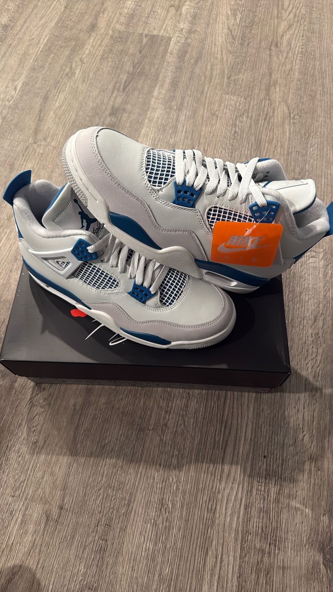 Jordan 4 Retro
