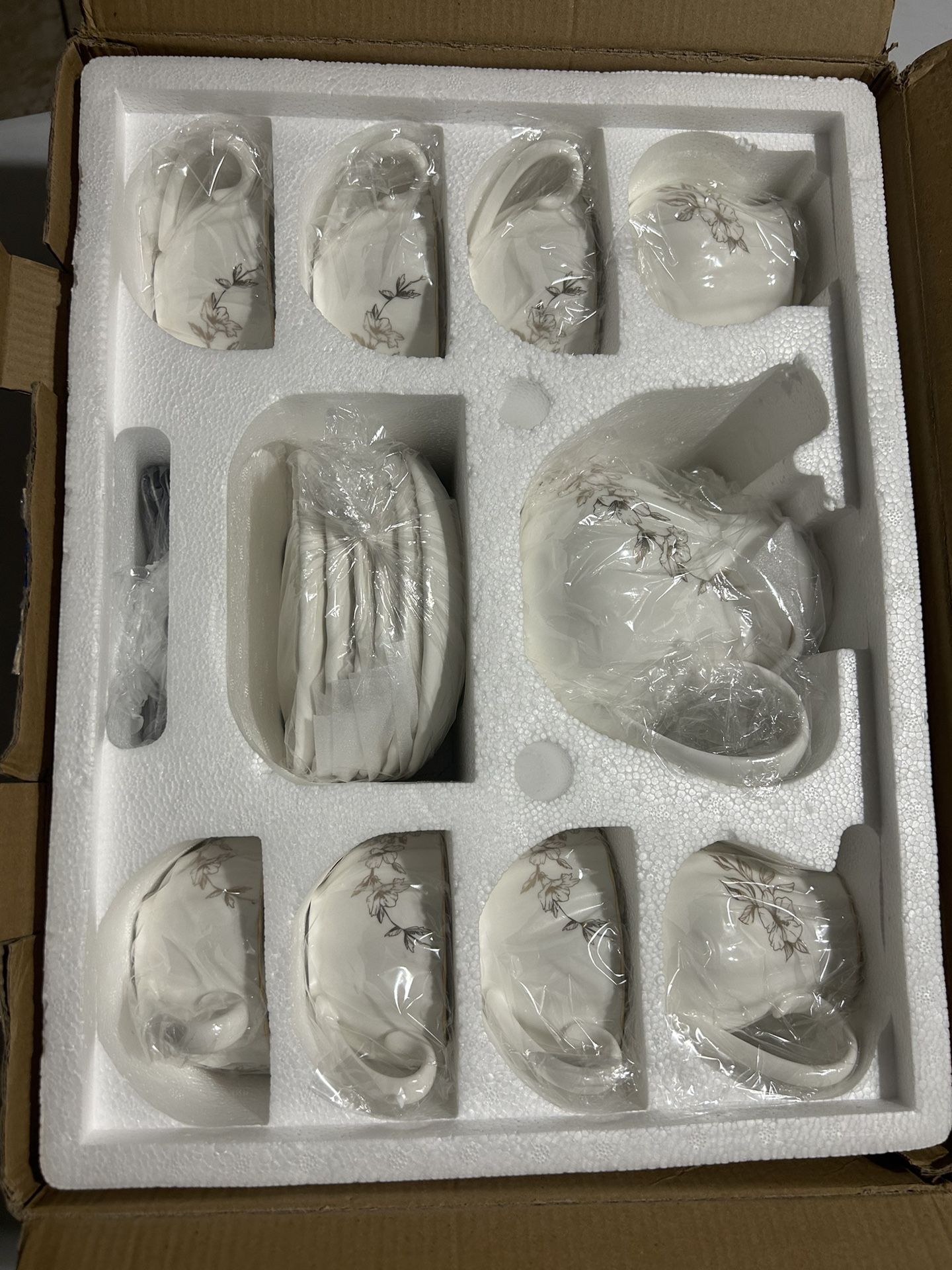 Porcelain British Tea Set (6) Includes Stand
