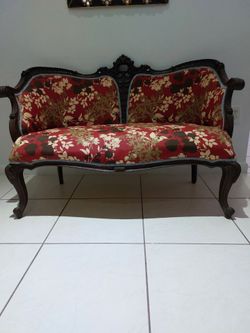 Antique love sofa