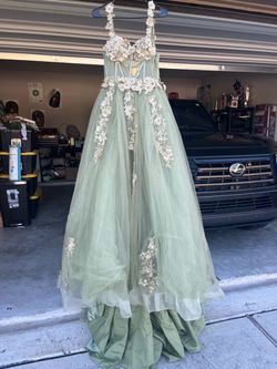 Green ball/prom/quinceañera dress