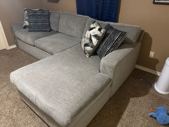 2 pc sectional couch lightly used