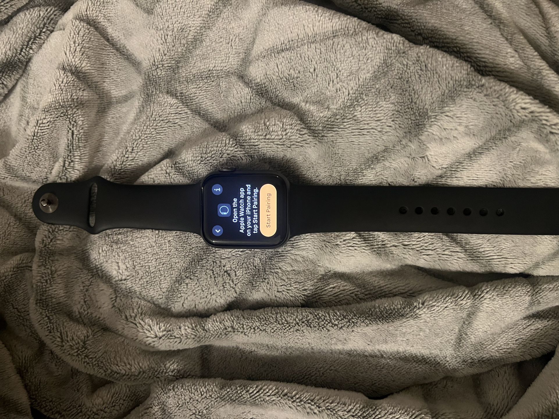 Apple Watch SE Space Gray Aluminum 40mm 