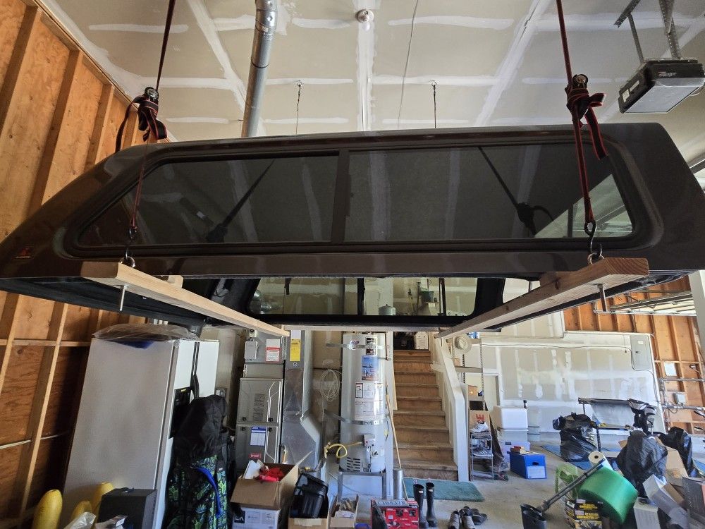 LEER 100XR Truck Canopy - Ford F250/F350 Short Bed