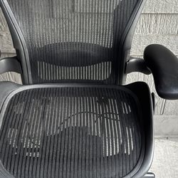 Herman Miller Aeron Chair Size B