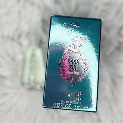 Anna Sui Secret wish  - a luxurious, long-lasting fragrance #LuxuryFragrance