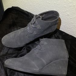 Womenâs Tomâs Wedge Booties