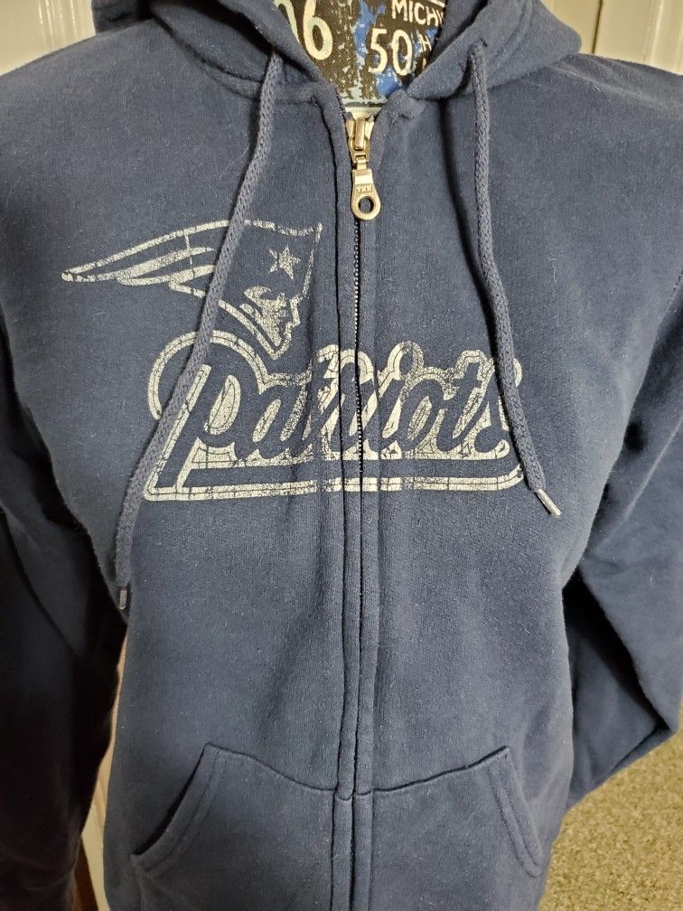 NFL NEW ENGLAND PATRIOTS BLUE FULL ZIP SWEATSHIRT!