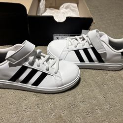 New Adidas Grand Court Shoes Size 3 Kids