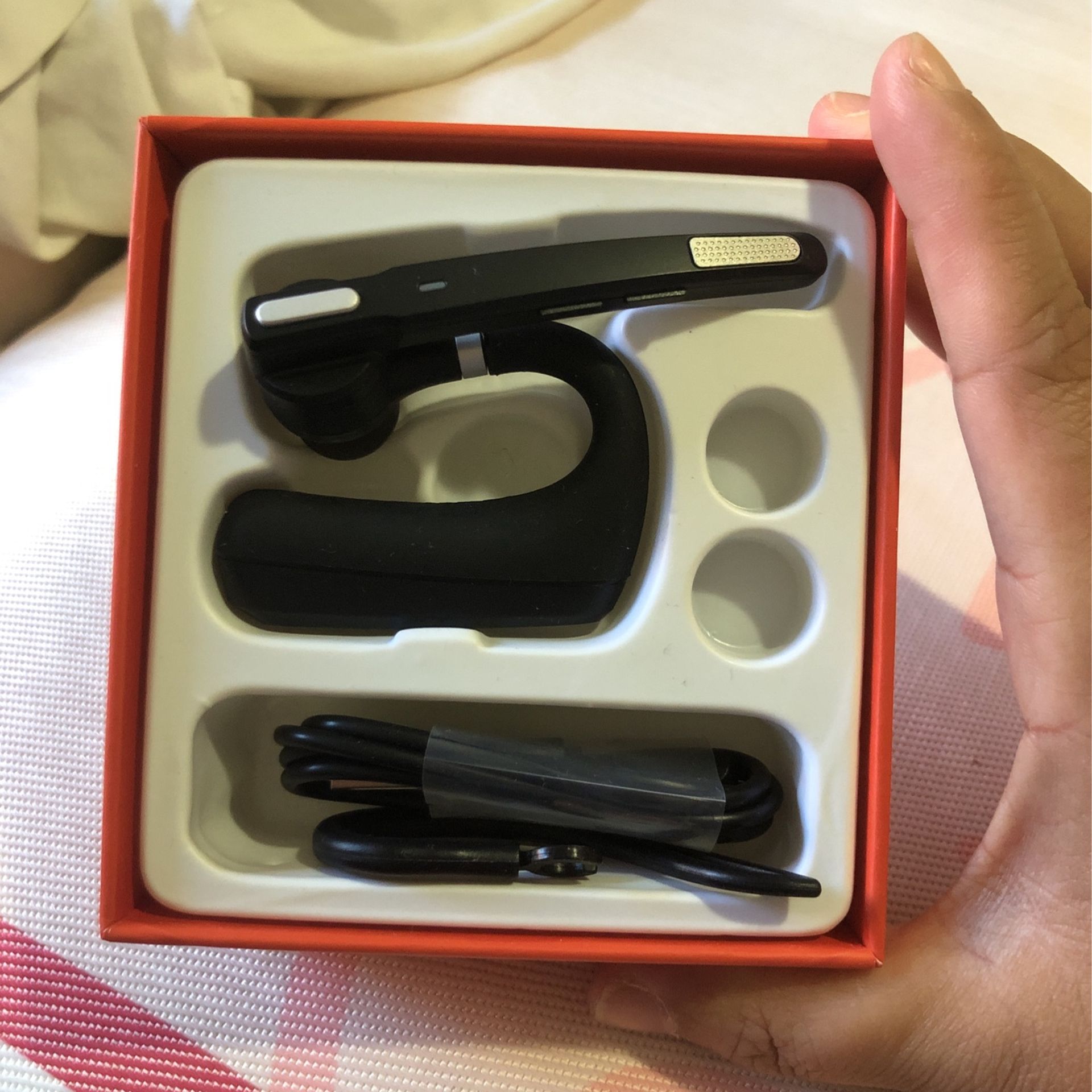 Earbuds 