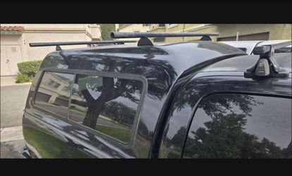 Camper shell 6.5ft Toyota tundra