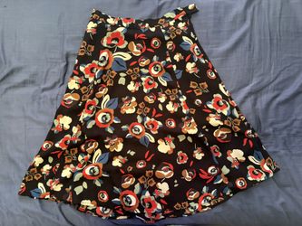 Women’s/Juniors’ Dresses And Skirts XS/S (12 Items)