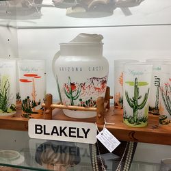 Vintage frosted Blakely set with tray