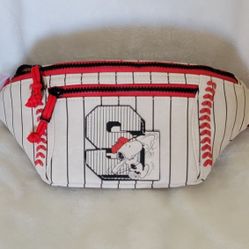 Peanuts Snoopy baseball fanny pack