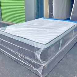 Colchón tamaño king con somier disponible para la venta.