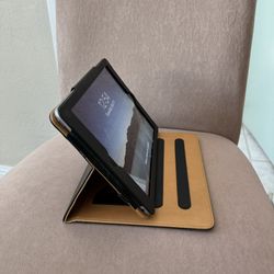 iPad 5th Generation 128GB, Cracked Screen, Space Gray