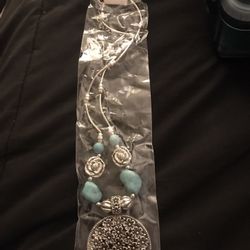 Silver And Turquoise Necklace 