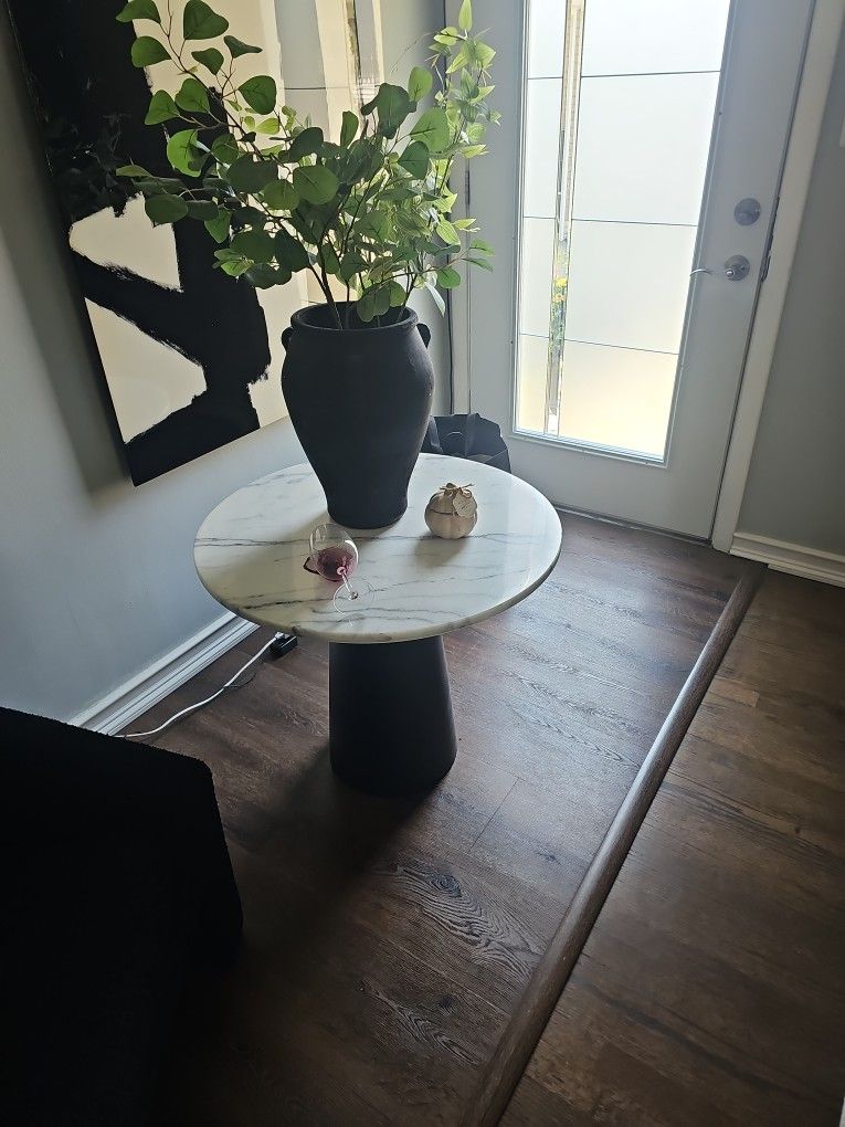Two beautiful End Tables