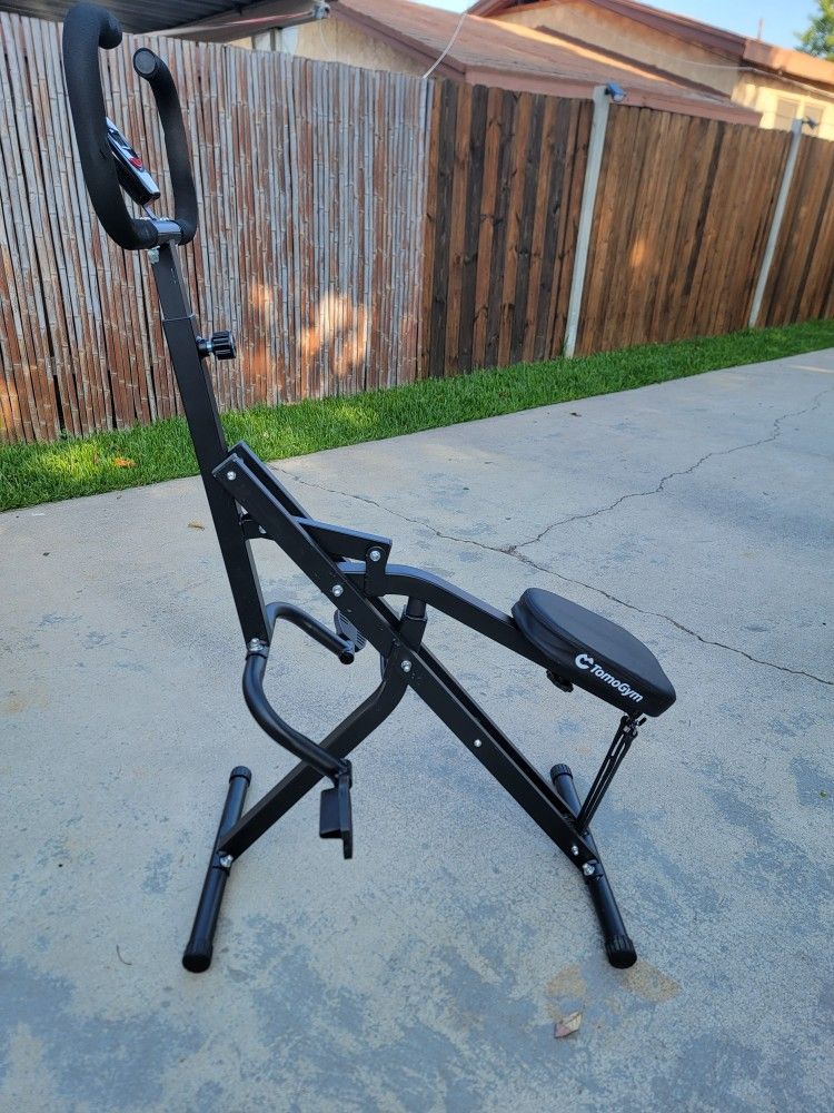 Row Squat Machine