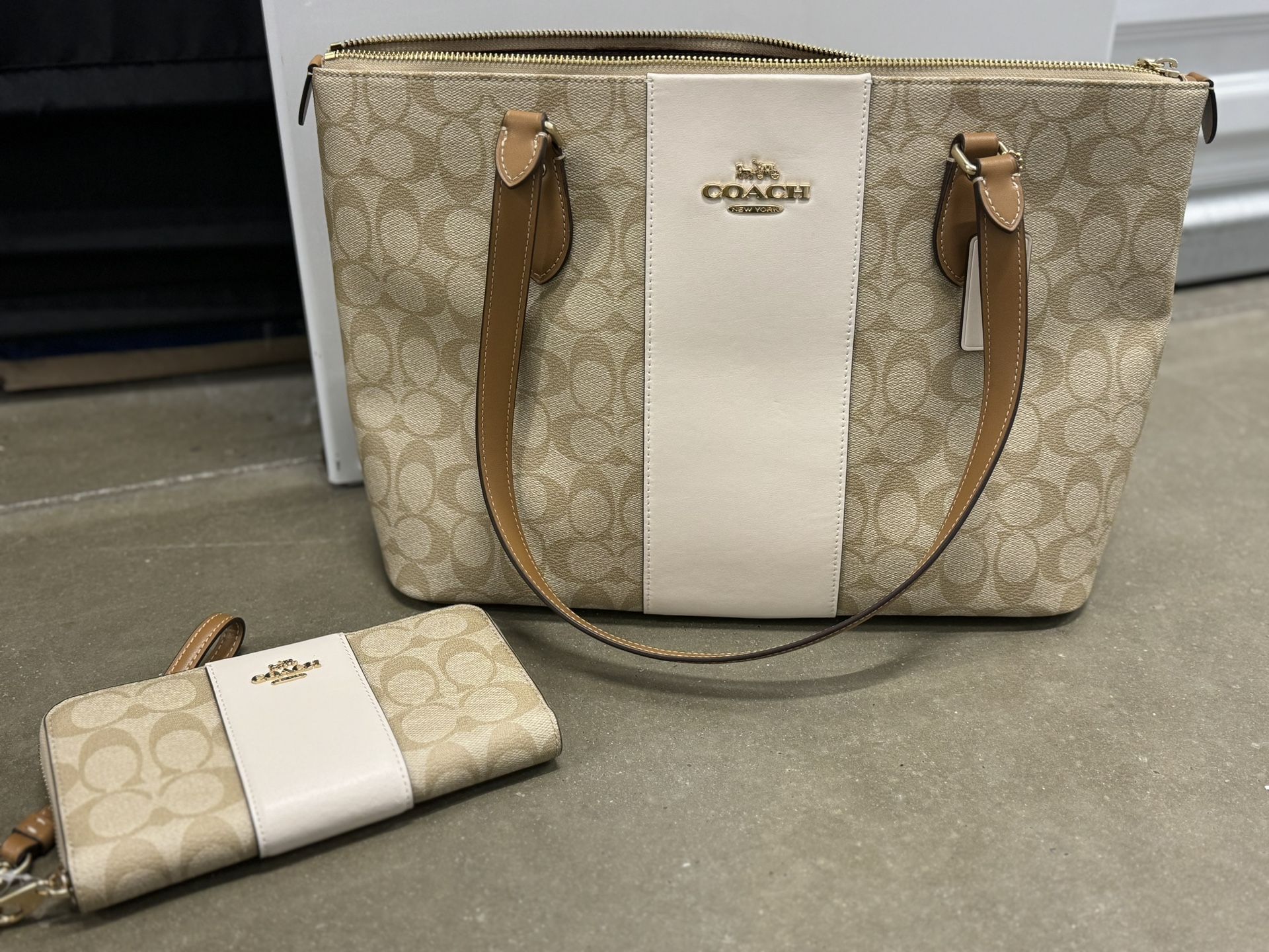 Authentic Coach Purse And Or Wallet