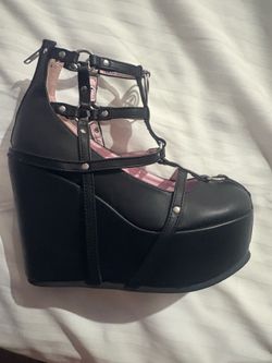 Platform shoes
