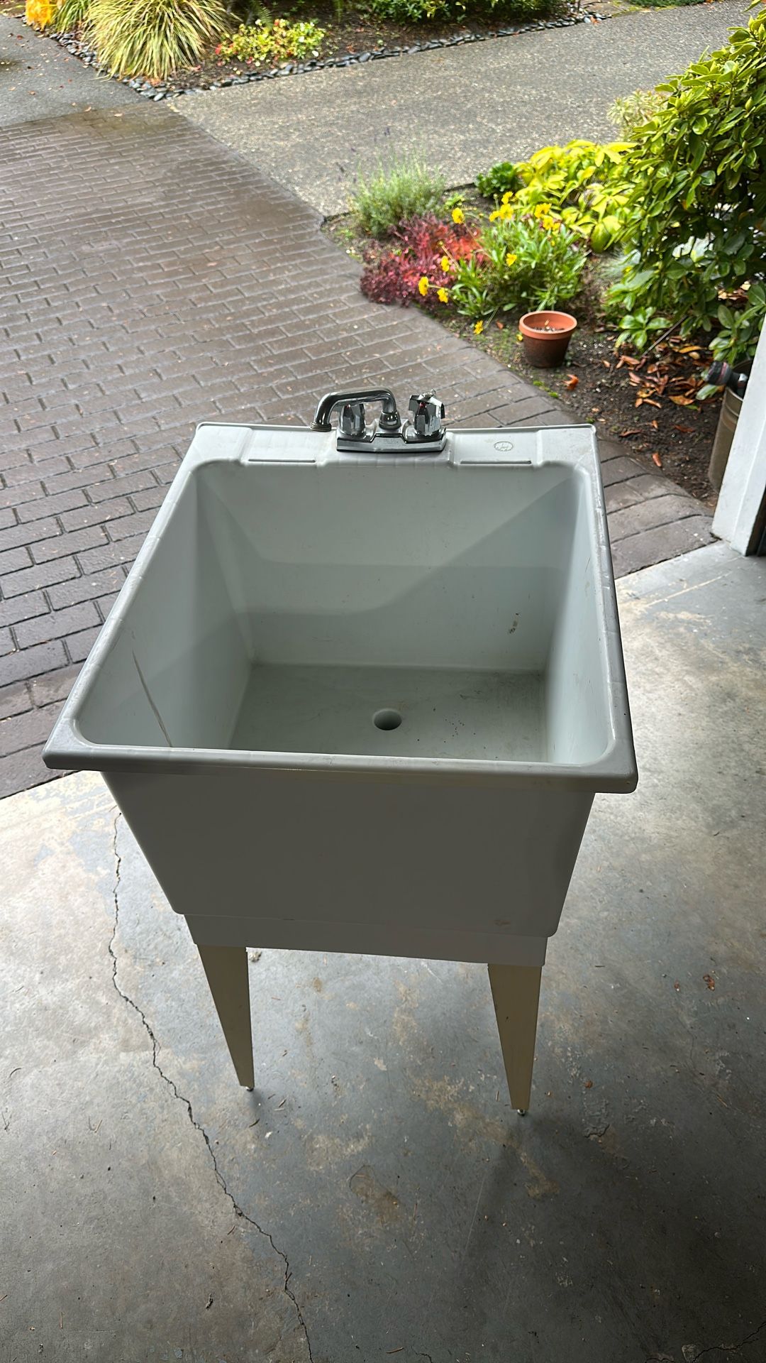 utility /mudroom sink