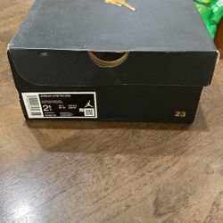 Jordan 12 Retro 2 1/2 Youth