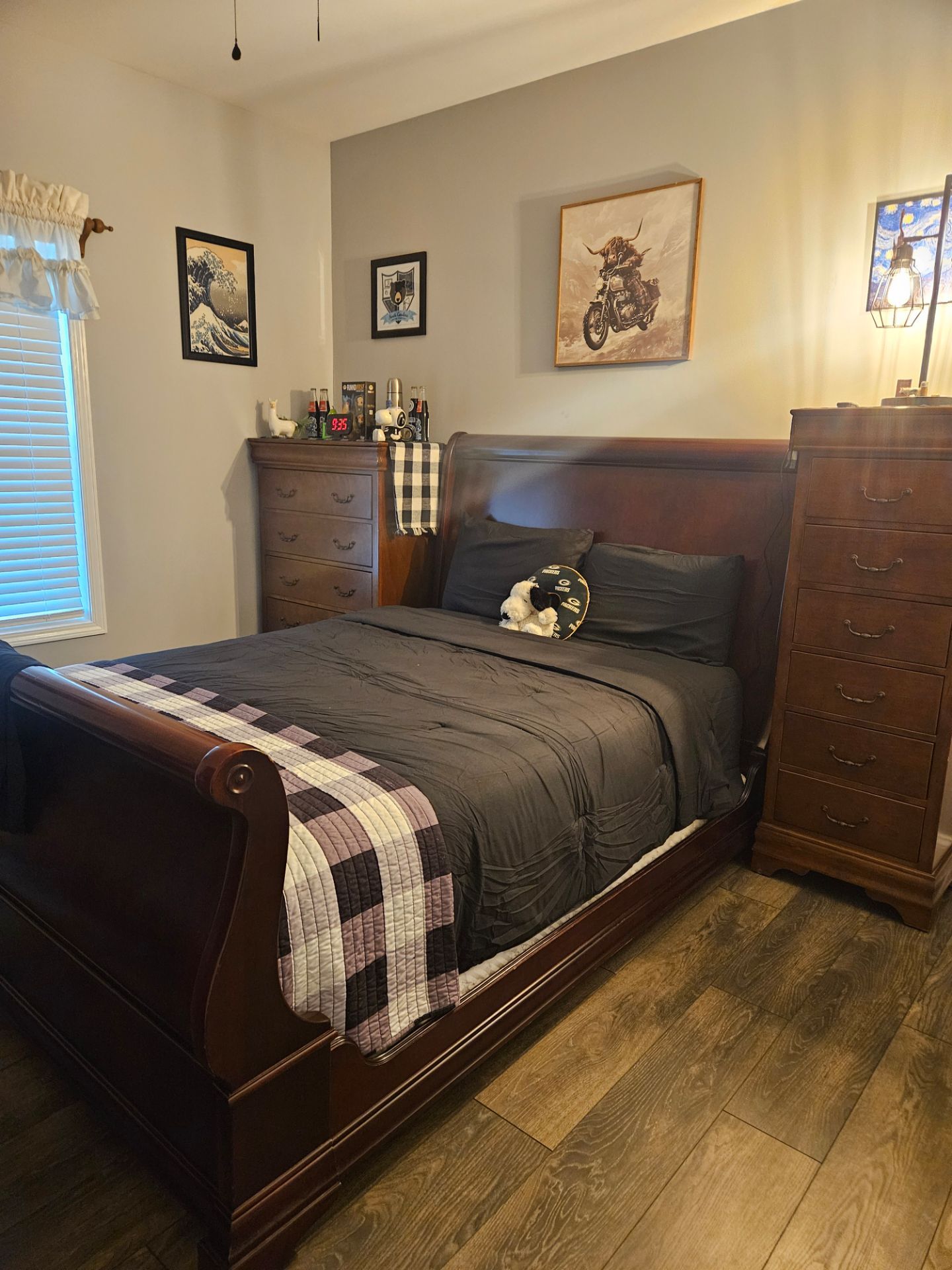 Queen bed