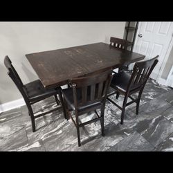 Dining Room Table 