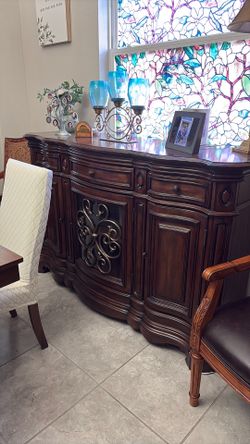 Pulaski Furniture Solid wood dining buffet