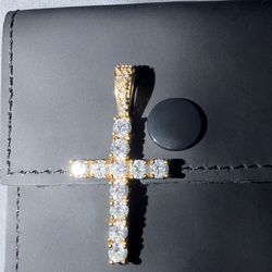 GLD Gold Diamond cross pendant