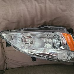This Is A Front Passenger Side Headlight Assembly For A 2007 Honda Accord.  