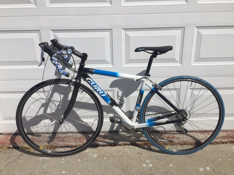 Guru Flite AL road bike, carbon fork, Shimano 105 comps