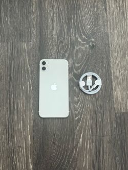 iPhone 11 White UNLOCKED FOR ANY CARRIERS!