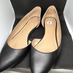Women’s Flats Black Triangle Shaped