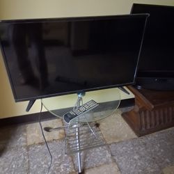 Insignia 28 Inch Tv